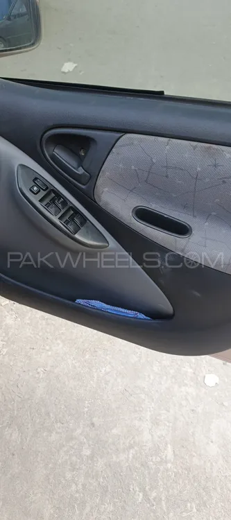Toyota Vitz 2000 for Sale in Peshawar Image-1