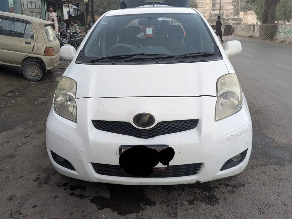 Toyota Vitz 2010 for Sale in Karachi Image-1