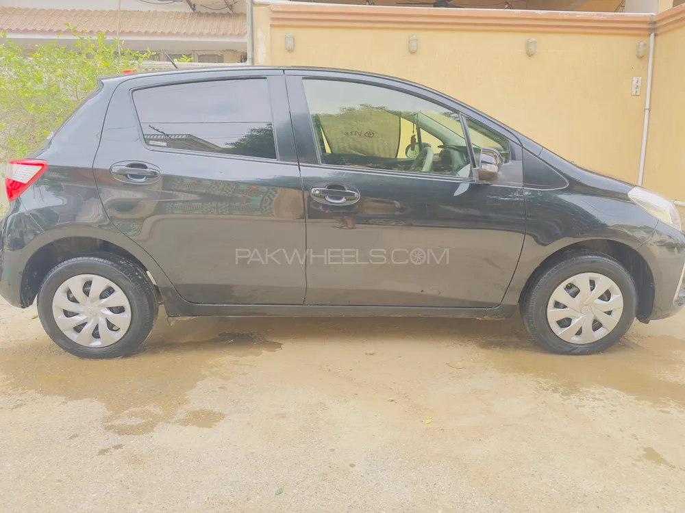 Toyota Vitz 2018 for Sale in Karachi Image-1