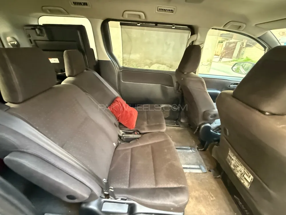 Toyota Voxy 2014 for Sale in Lahore Toyota Voxy 2014 for Sale in Lahore Image-11