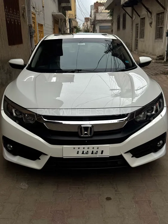 Honda Civic 2018 for Sale in Chichawatni Image-1