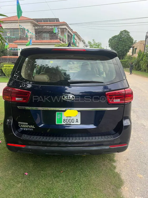 KIA Carnival 2019 for Sale in Lahore Image-1