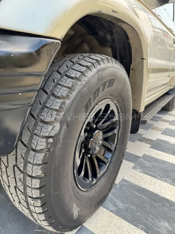 Mitsubishi Pajero 2000 for Sale in Lahore Image-1