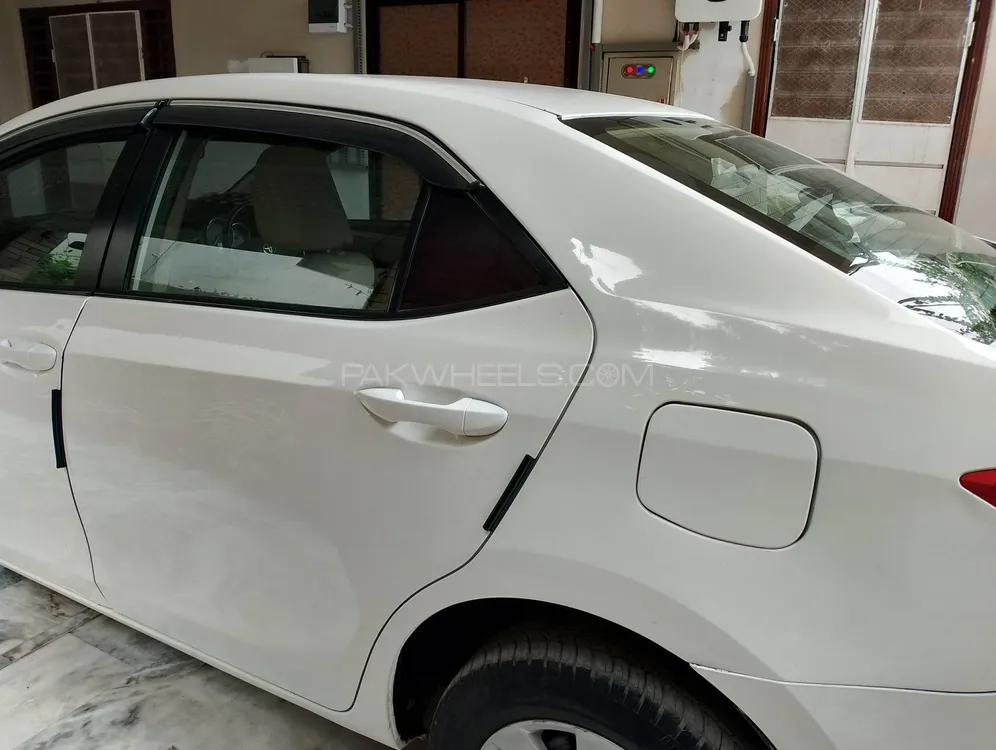 Toyota Corolla 2017 for Sale in Karachi Image-1