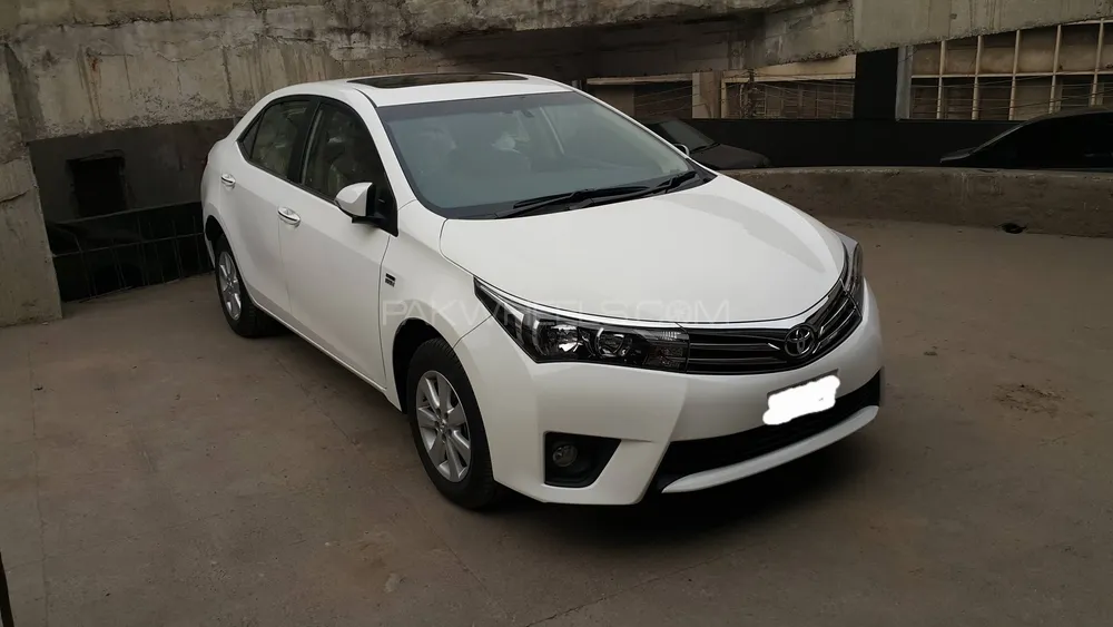 Toyota Corolla 2015 for Sale in Lahore Image-1