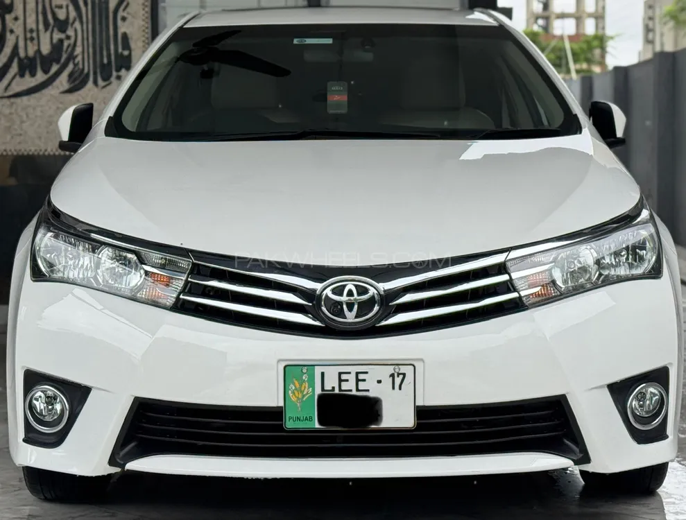 Toyota Corolla 2017 for Sale in Lahore Image-1