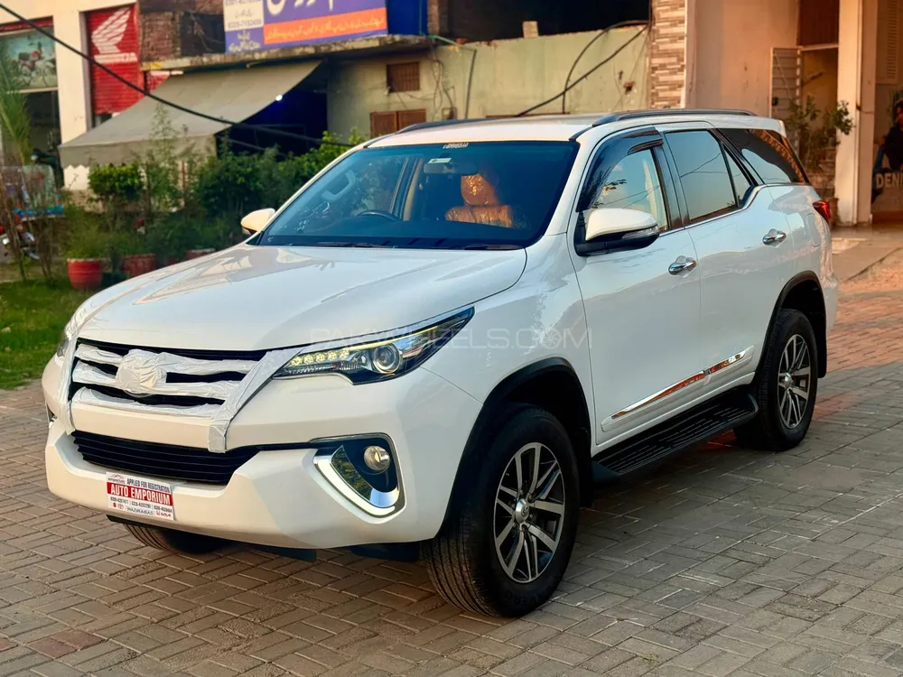 Toyota Fortuner 2017 for Sale in Gujrat Image-1