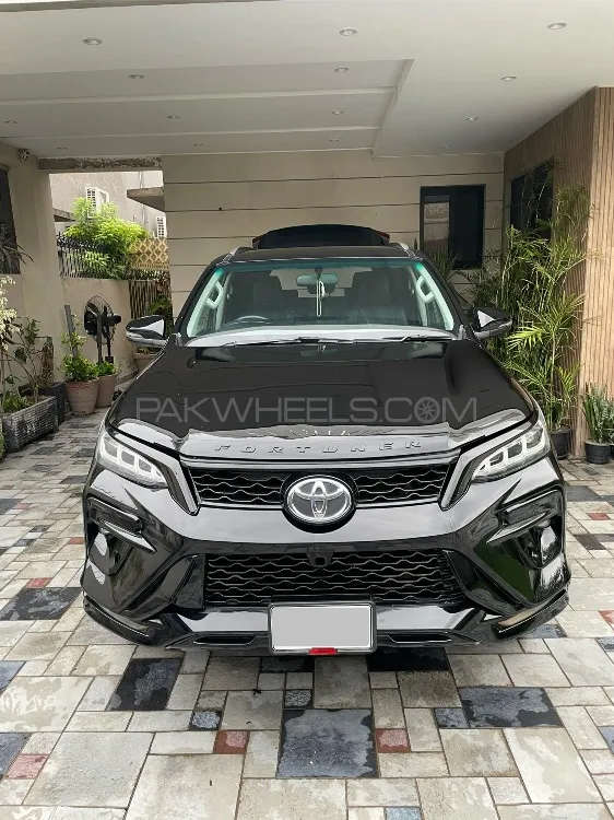 Toyota Fortuner 2018 for Sale in Lahore Image-1