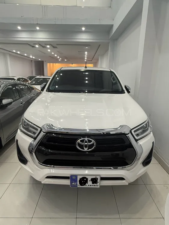 Toyota Hilux 2021 for Sale in Peshawar Image-1