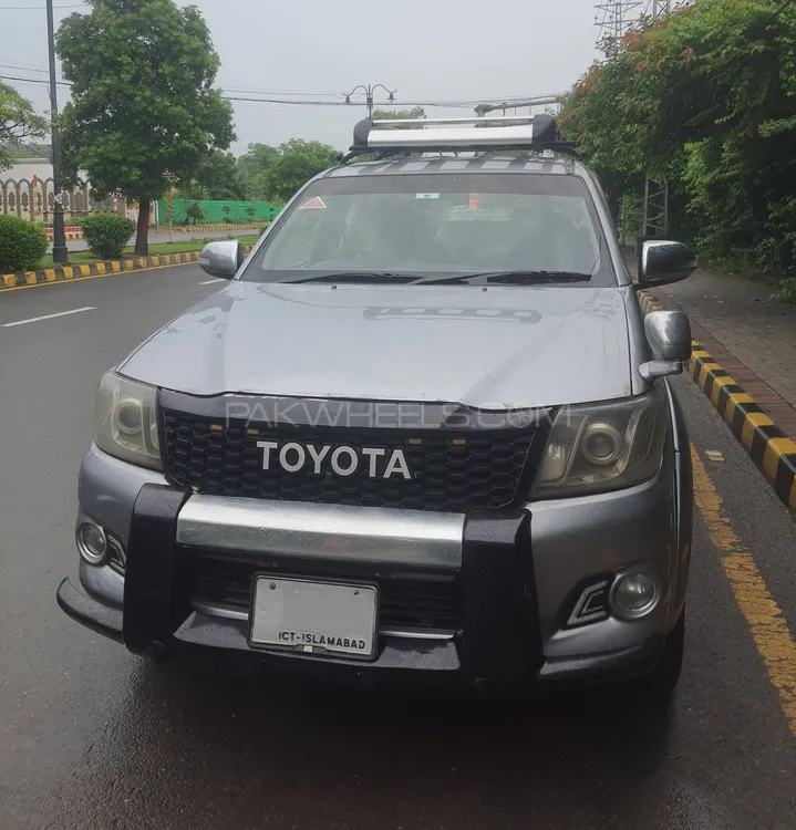 Toyota Hilux 2013 for Sale in Lahore Image-1