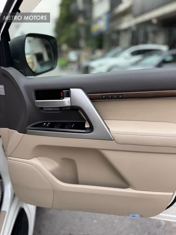 Toyota Land Cruiser 2019 for Sale in Lahore Toyota Land Cruiser 2019 for Sale in Lahore Image-8