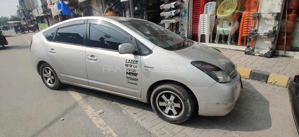 Toyota Prius 2010 for Sale in Lahore Image-1