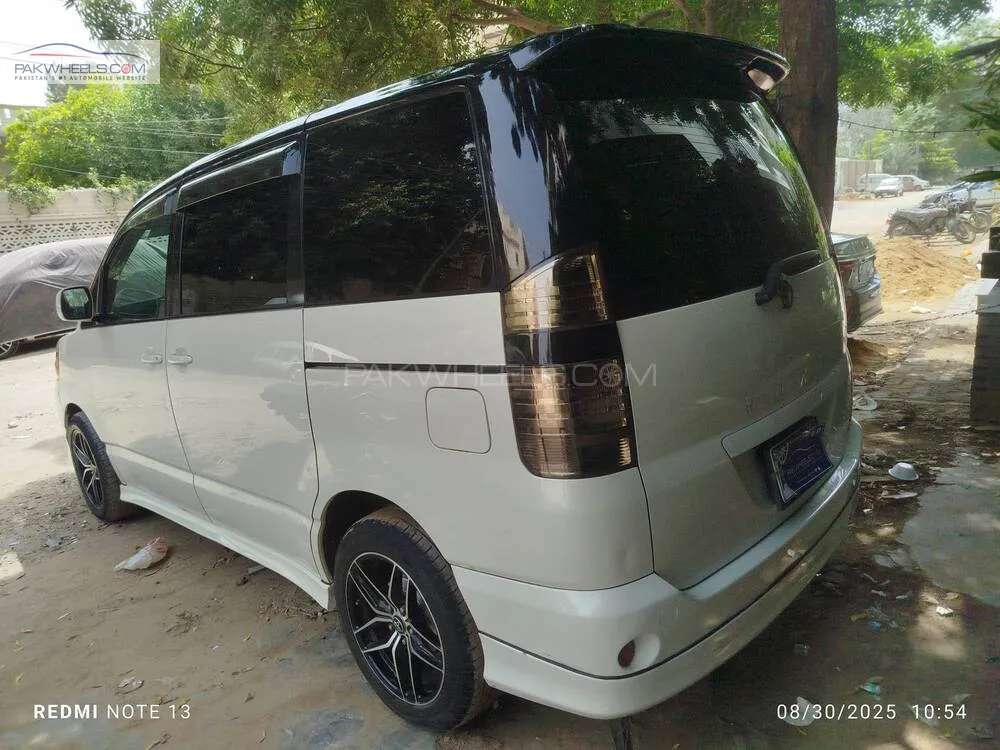 Toyota Voxy 2004 for Sale in Karachi Toyota Voxy 2004 for Sale in Karachi Image-5