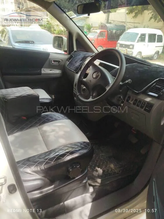Toyota Voxy 2004 for Sale in Karachi Toyota Voxy 2004 for Sale in Karachi Image-8