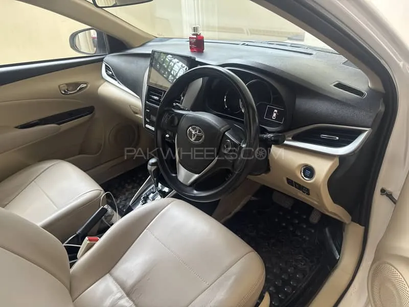 Toyota Yaris Sedan 2020 for Sale in Lahore Image-1