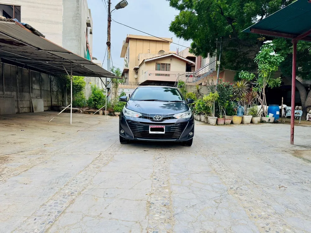Toyota Yaris Sedan 2021 for Sale in Karachi Image-1