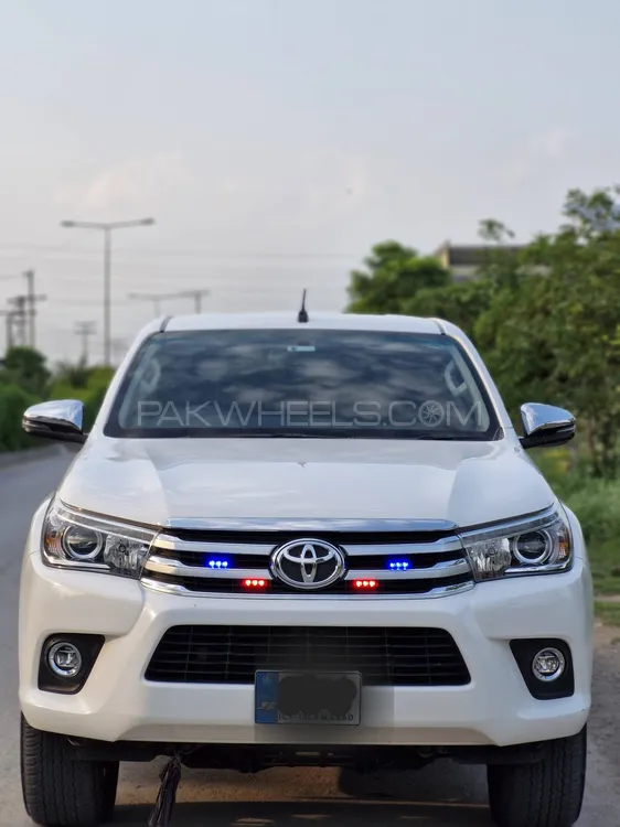 Toyota Hilux 2020 for Sale in Peshawar Image-1
