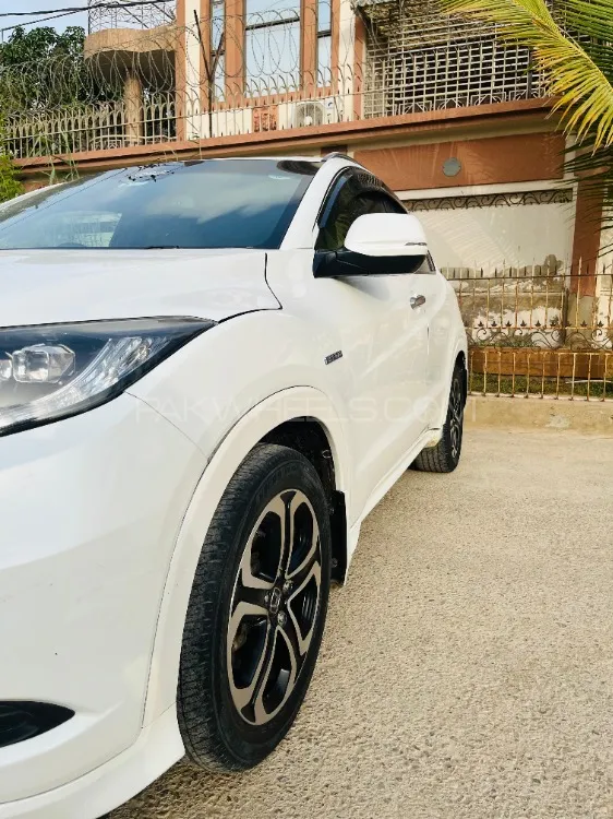 Honda Vezel 2015 for Sale in Karachi Image-1