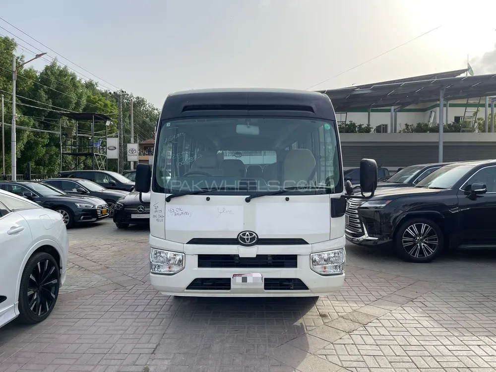 Toyota Coaster 2020 for Sale in Karachi Image-1