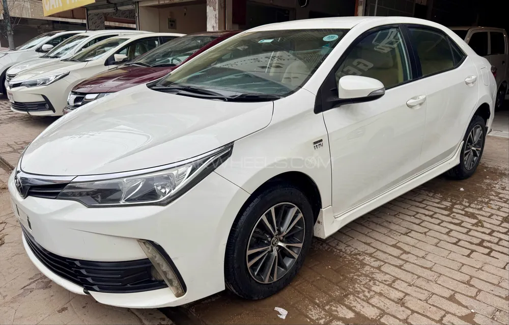 Toyota Corolla 2018 for Sale in Karachi Image-1