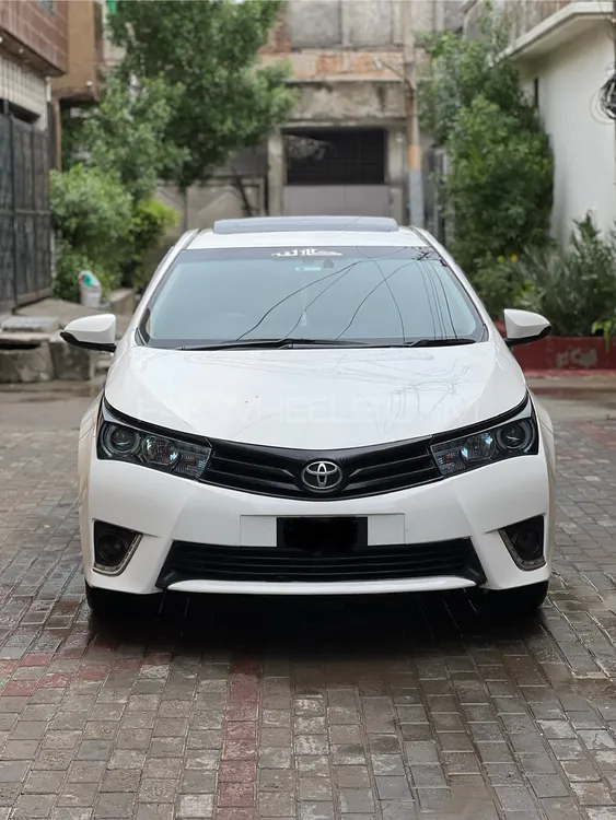 Toyota Corolla 2015 for Sale in Faisalabad Image-1