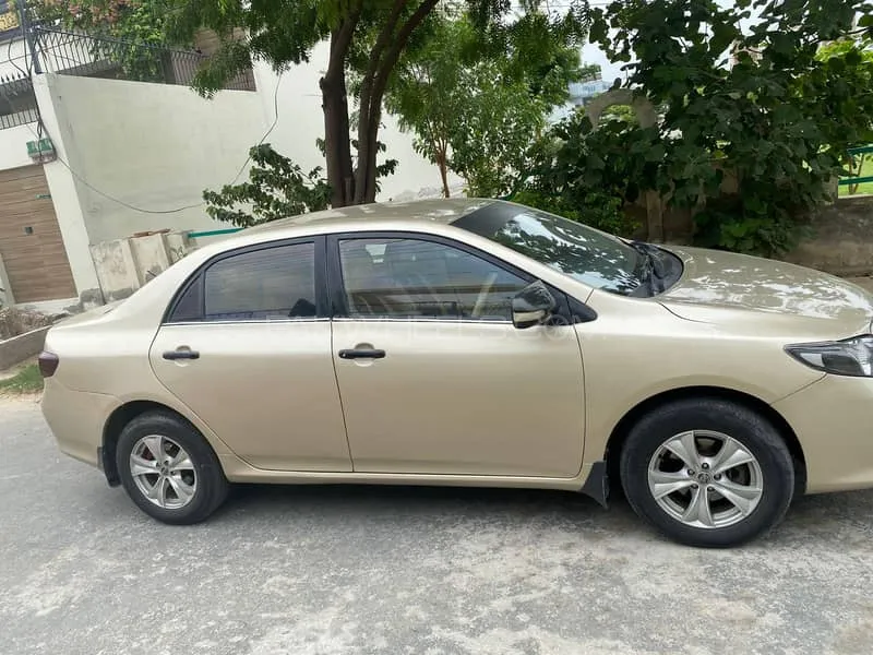 Toyota Corolla 2010 for Sale in Sadiqabad Image-1
