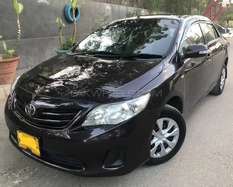 Toyota Corolla 2013 for Sale in Karachi Image-1