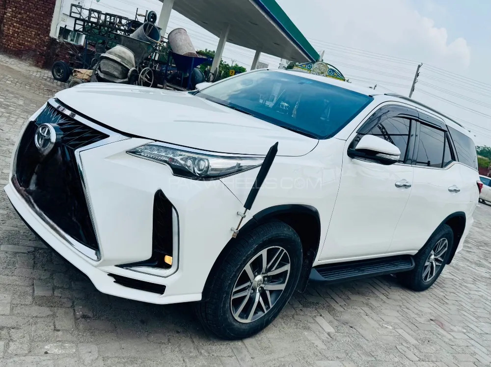 Toyota Fortuner 2017 for Sale in Faisalabad Image-1
