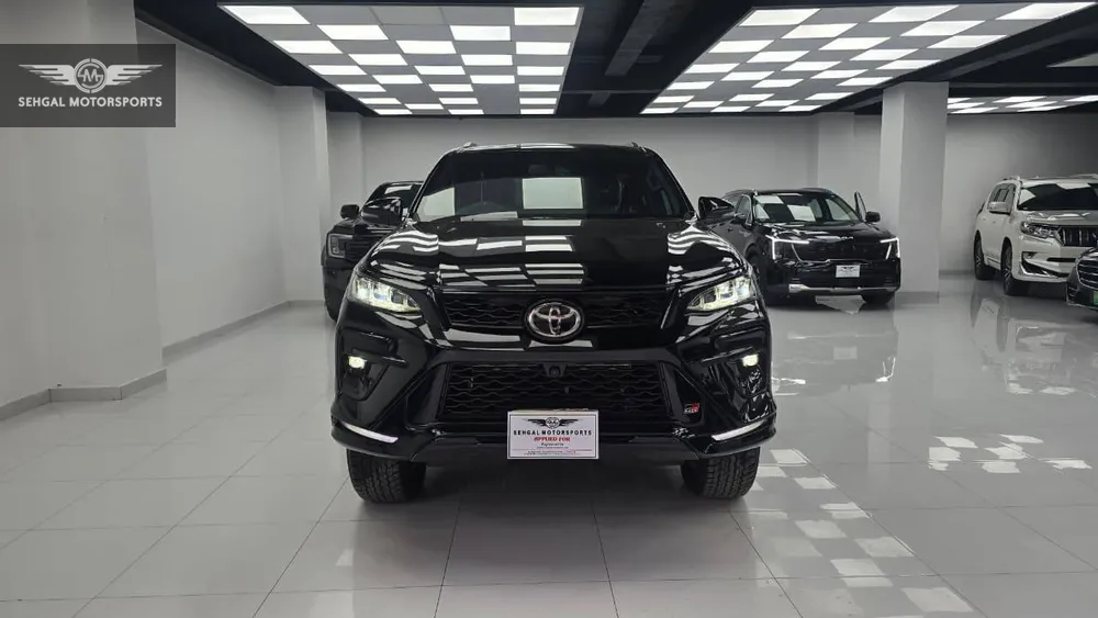 Toyota Fortuner 2025 for Sale in Islamabad Image-1