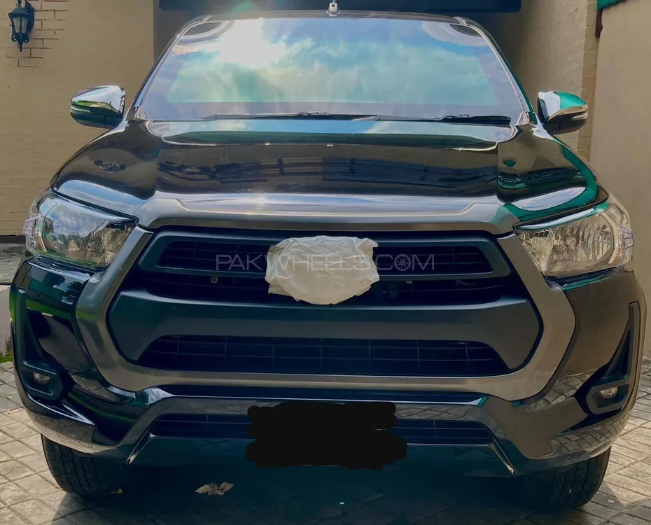 Toyota Hilux 2025 for Sale in Islamabad Image-1