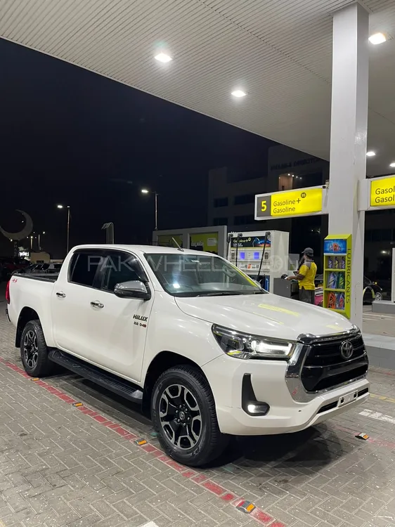 Toyota Hilux 2021 for Sale in Karachi Image-1