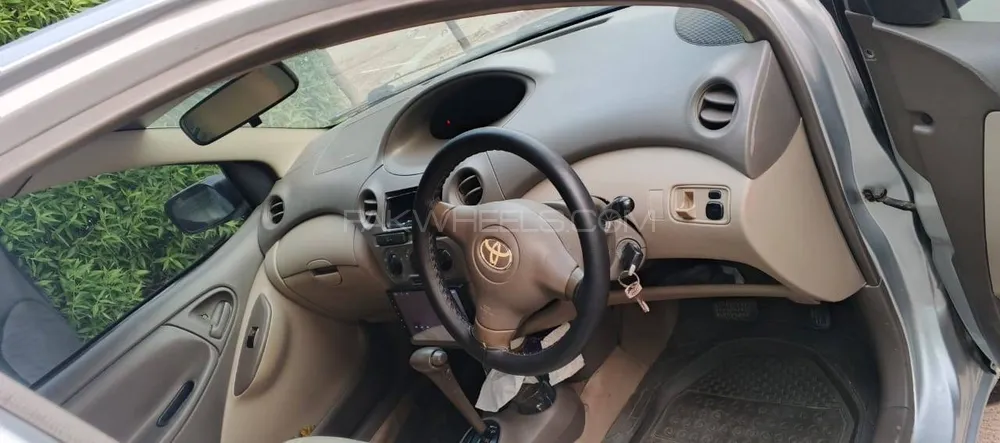 Toyota Platz 2005 for Sale in Tando Allah Yar Image-1