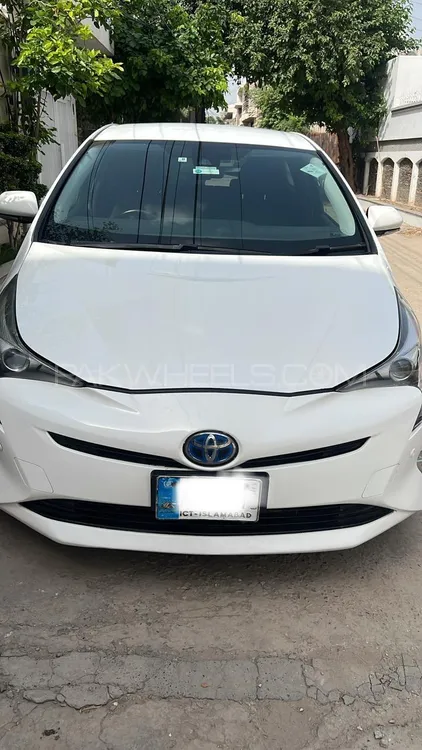 Toyota Prius 2017 for Sale in Faisalabad Image-1