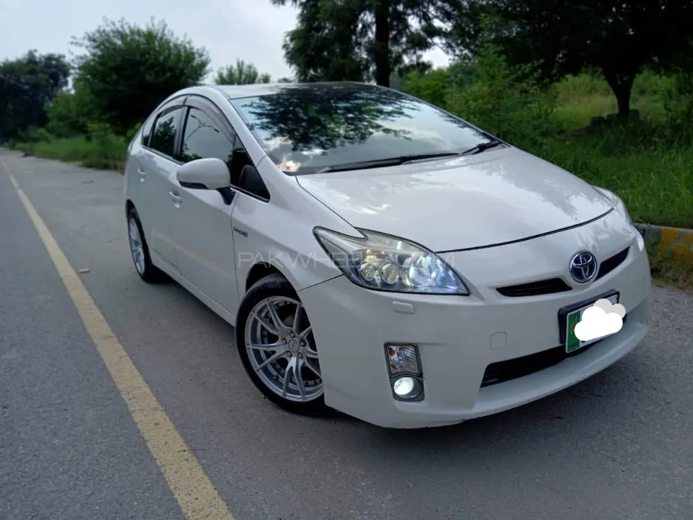 Toyota Prius 2011 for Sale in Islamabad Image-1