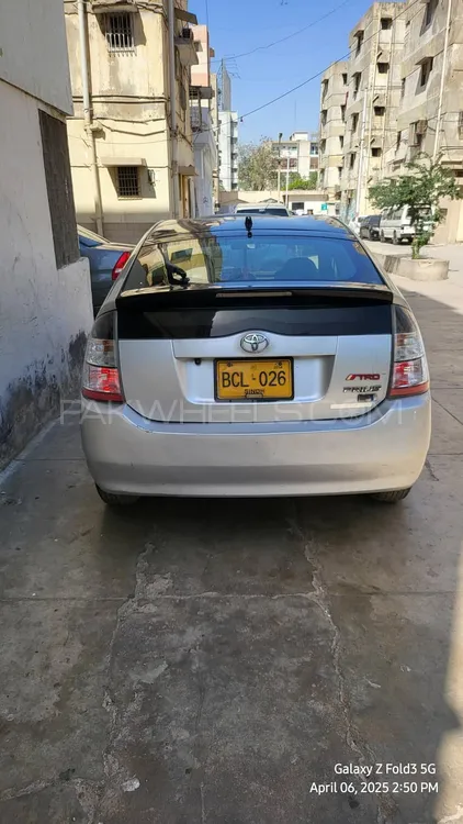 Toyota Prius 2011 for Sale in Karachi Image-1