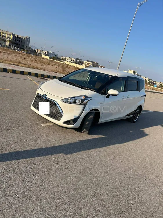 Toyota Sienta 2019 for Sale in Peshawar Image-1