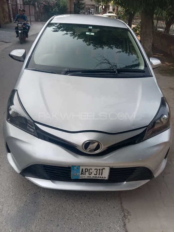 Toyota Vitz 2015 for Sale in Faisalabad Image-1
