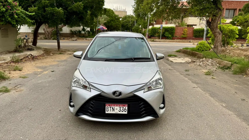 Toyota Vitz 2017 for Sale in Karachi Image-1