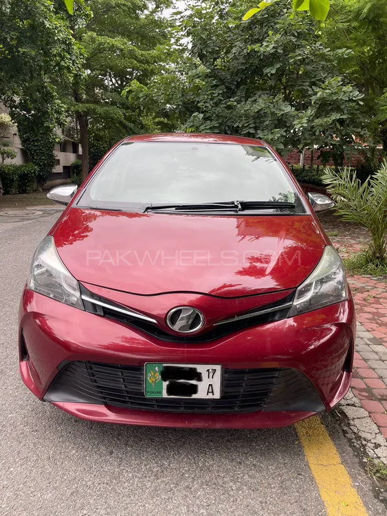 Toyota Vitz 2014 for Sale in Lahore Image-1