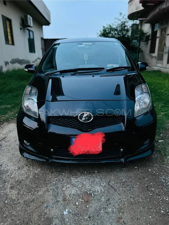 Toyota Vitz 2013 for Sale in Lahore Image-1