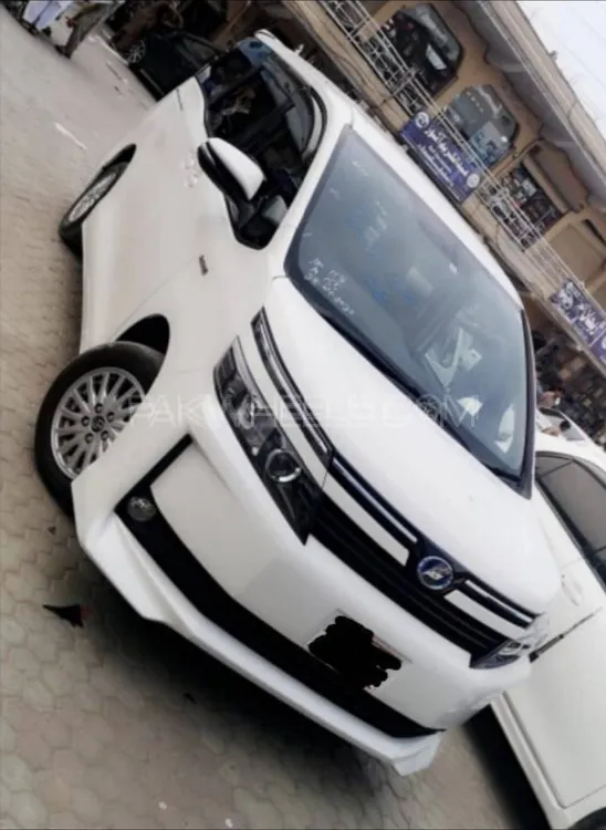 Toyota Voxy 2015 for Sale in Lahore Image-1