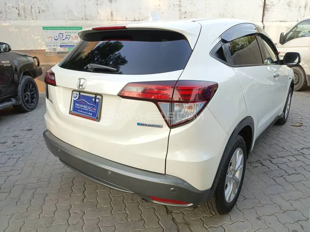 Honda Vezel 2016 for Sale in Faisalabad Honda Vezel 2016 for Sale in Faisalabad Image-6