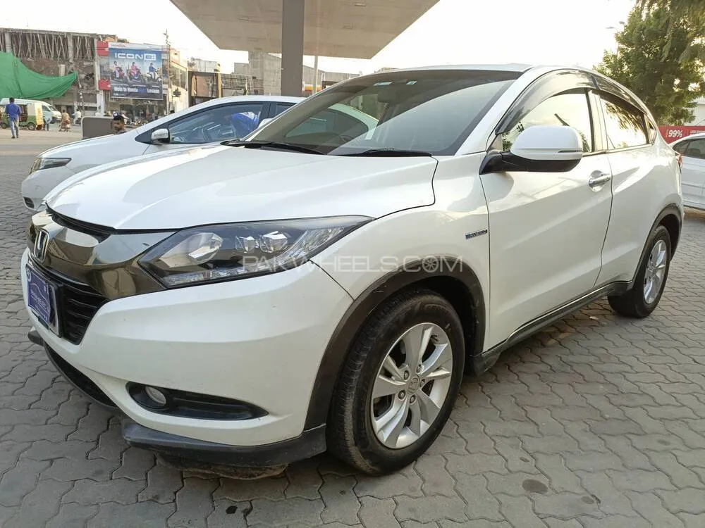 Honda Vezel 2016 for Sale in Faisalabad Honda Vezel 2016 for Sale in Faisalabad Image-3