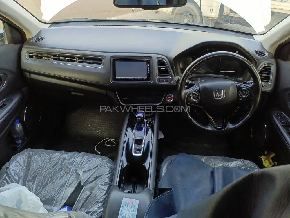 Honda Vezel 2016 for Sale in Faisalabad Honda Vezel 2016 for Sale in Faisalabad Image-10
