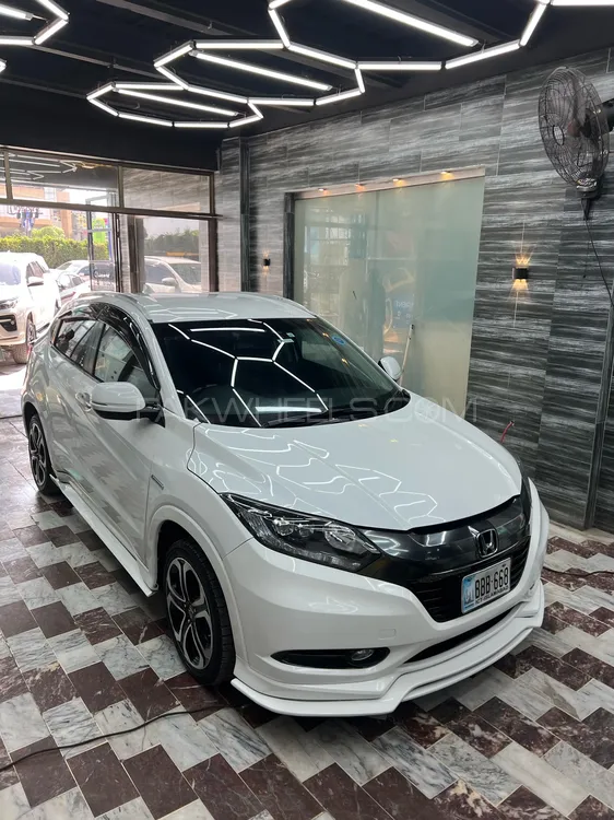 Honda Vezel 2015 for Sale in Peshawar Image-1