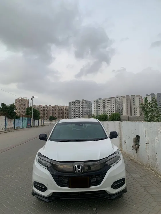 Honda Vezel 2018 for Sale in Karachi Image-1