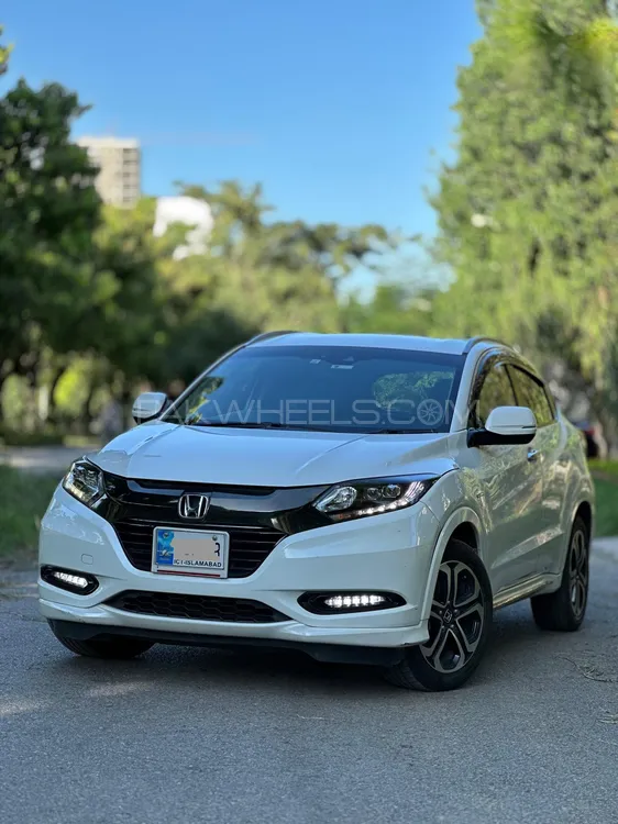 Honda Vezel 2017 for Sale in Islamabad Image-1