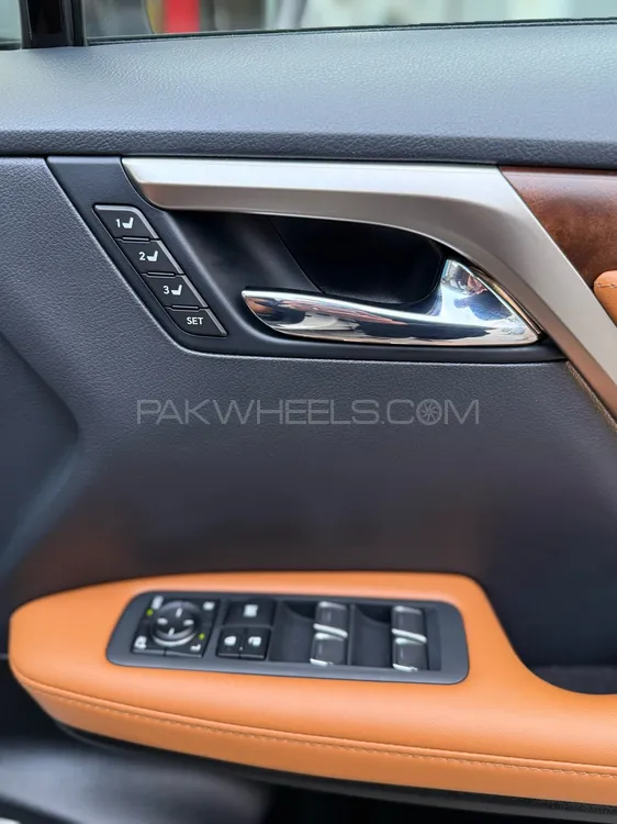 Lexus RX Series 2020 for Sale in Lahore Lexus RX Series 2020 for Sale in Lahore Image-15