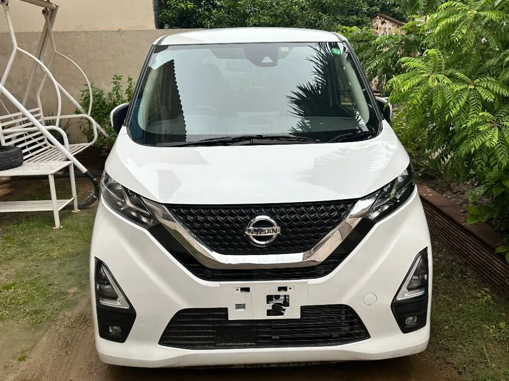 Nissan Dayz Highway Star 2022 for Sale in Lahore Image-1