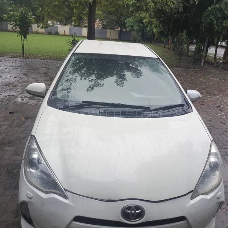 Toyota Aqua 2012 for Sale in Sialkot Image-1